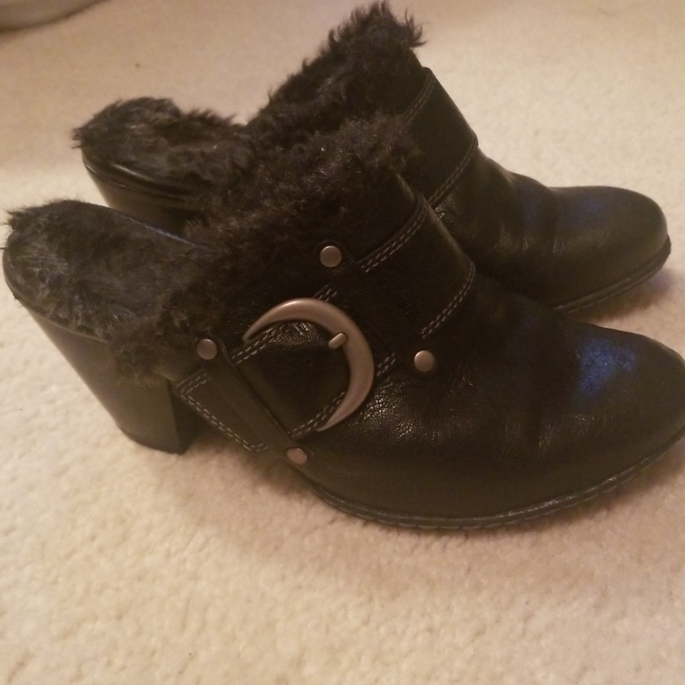 Fur slip ons